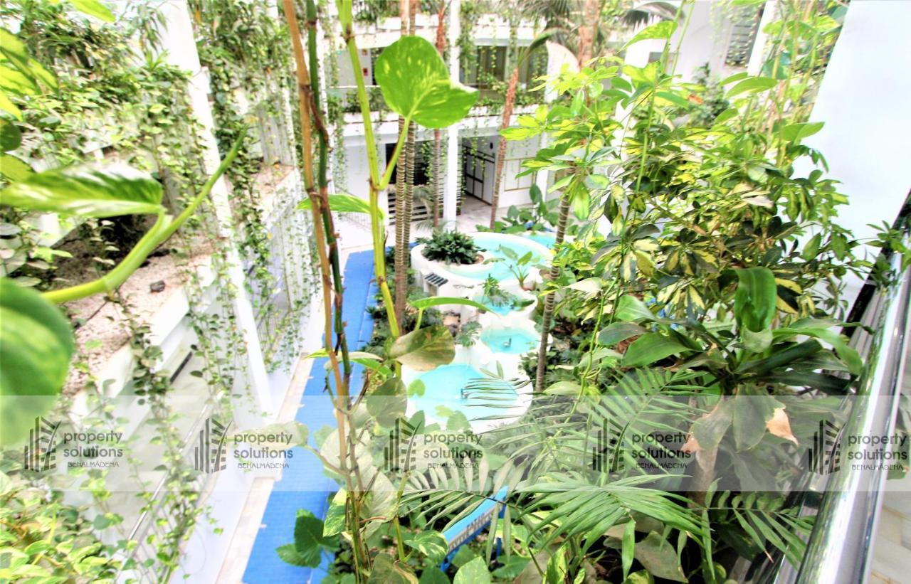 Apartamento 812 Benalbeach. 1ºlinea De Playa. Vistas A La Piscina Y La Montana.
