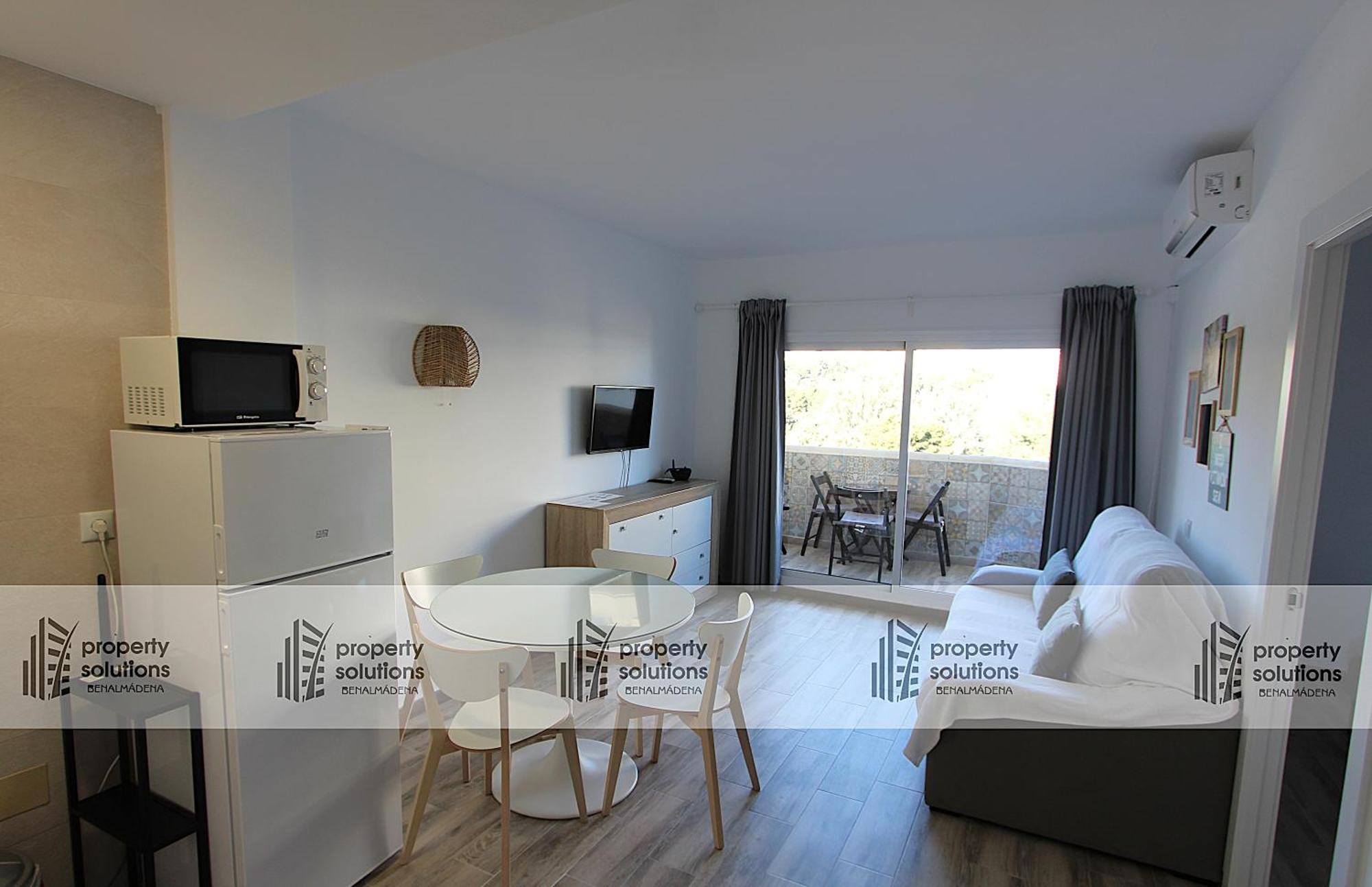 812 Benalbeach. 1ºlinea De Playa. Vistas A La Piscina Y La Montana. Apartamento