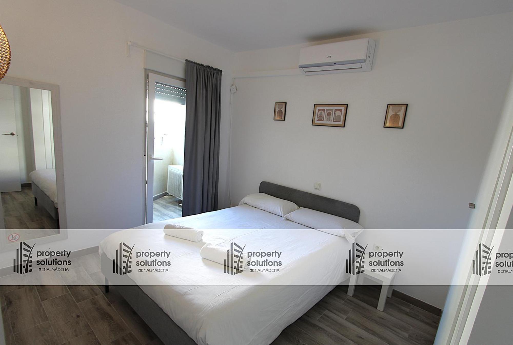 Apartamento 812 Benalbeach. 1ºlinea De Playa. Vistas A La Piscina Y La Montana.