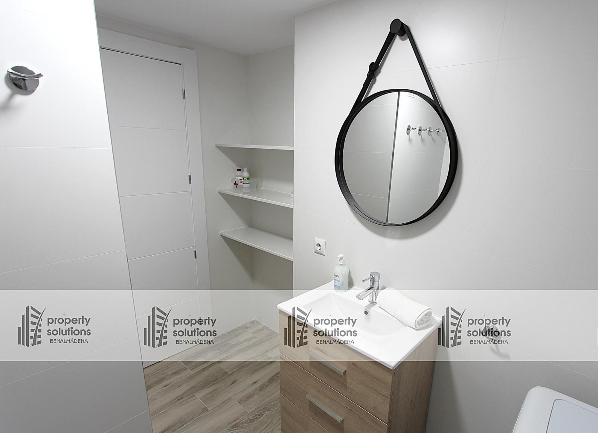 812 Benalbeach. 1ºlinea De Playa. Vistas A La Piscina Y La Montana. Apartamento *